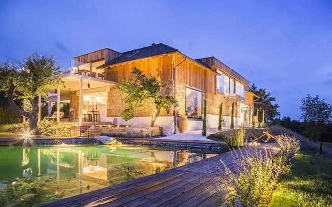 Golden Hill Country Chalets & Suites - 1