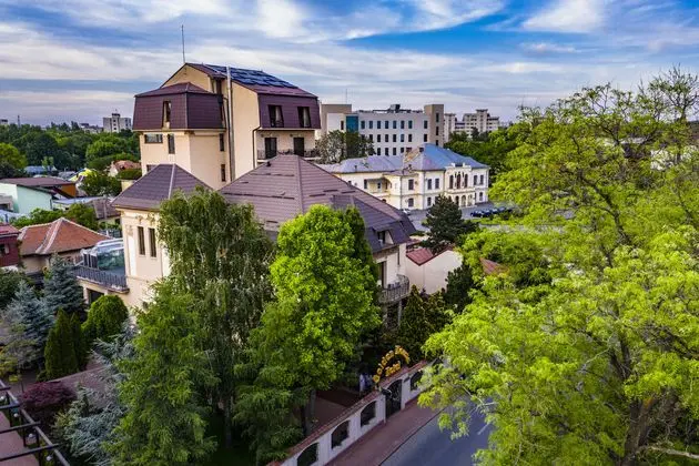 Hotel Golden House