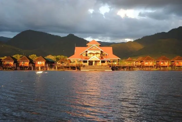 Golden Island Cottages Thale-U Hotel - Lobi