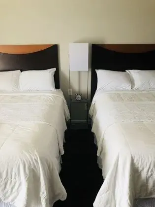 Golden Isles Inn & Suites