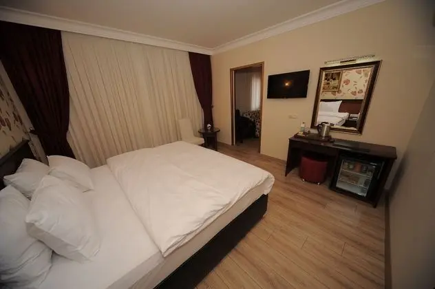 Golden Lake Hotel - Oda