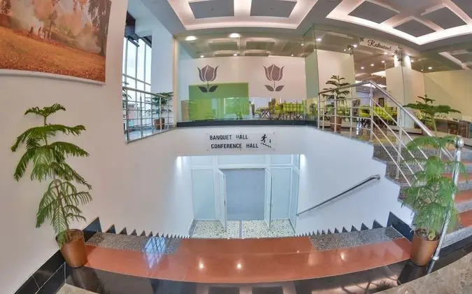 Hotel Golden Leaf Kashmir - Lobi