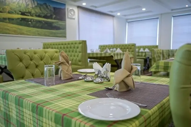 Hotel Golden Leaf Kashmir - Yerinde Yemek