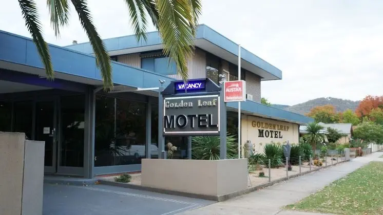 Golden Leaf Motor Inn - 1