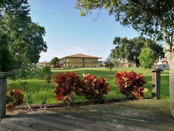 Golden Link Resort Motel