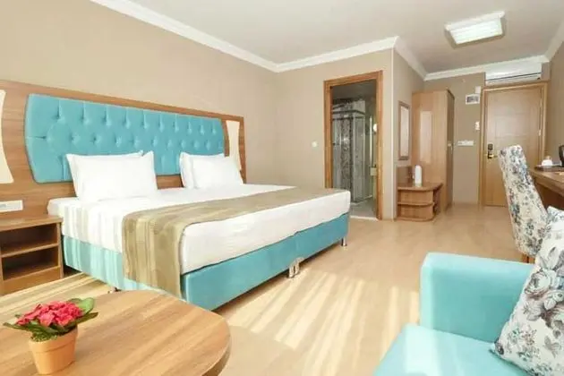 Golden Lounge Hotel
