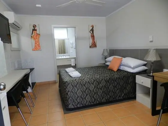 Golden Palms Motor Inn - Oda