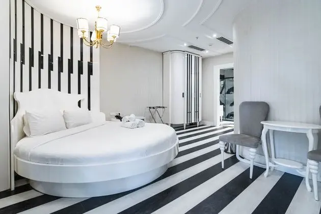 Golden Pars Hotel