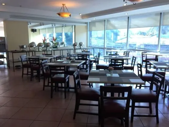 The Golden Peak Hotel & Suites by Cocotel powered by fave - Yerinde Yemek