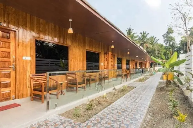 Hotel Golden Pebble