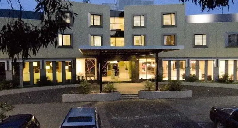 Golden Pebble Hotel