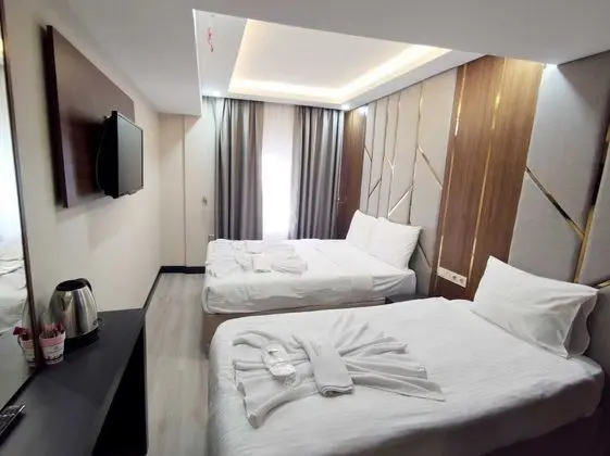 The Golden Pera's Hotel