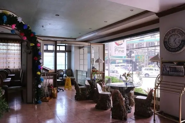 Golden Pine Hotel - Lobi