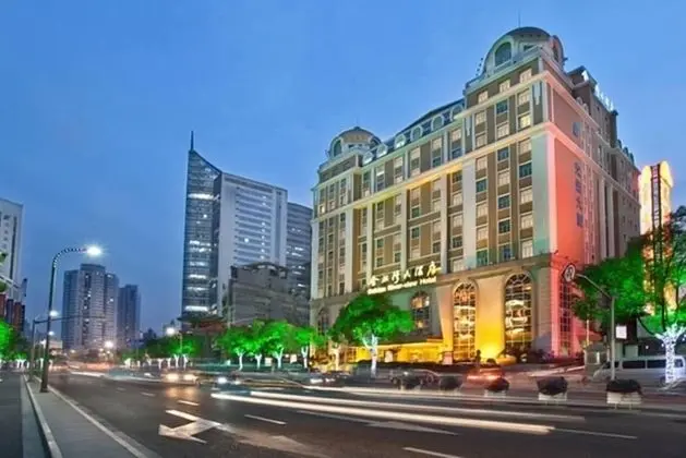 Golden River View Hotel - 1