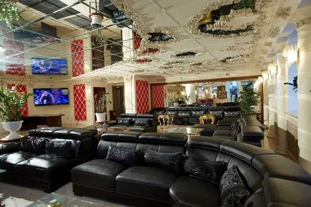 Golden Rooms Hotel - Lobi