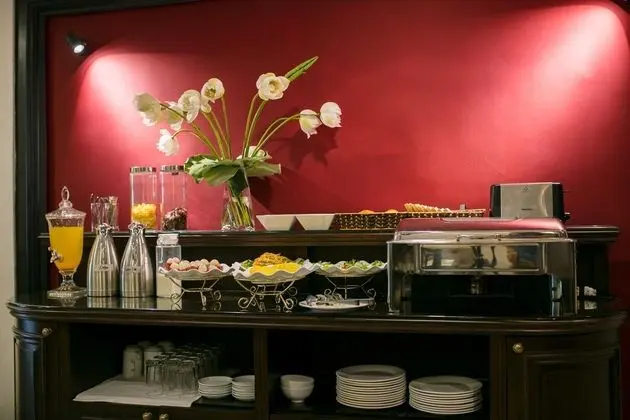 Golden Rooster Hotel