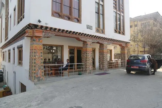 Hotel Golden Roots