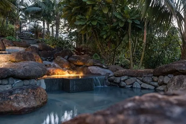 Golden Sand Beachfront Accommodation - Havuz