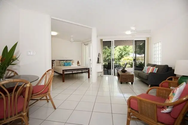 Golden Sands Beachfront Apartment Resort