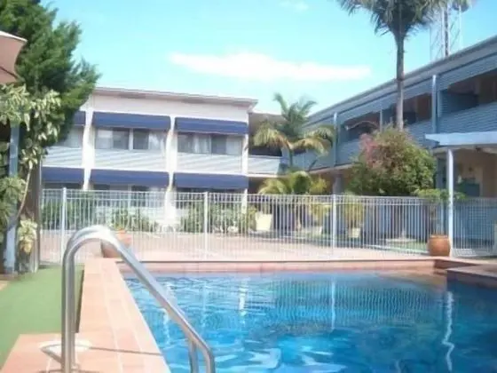 Golden Sands Motor Inn Forster - Havuz
