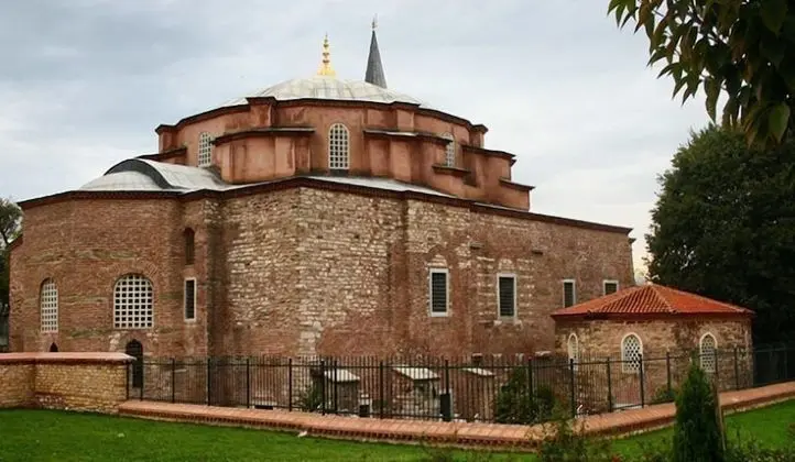 Golden Saray Apart