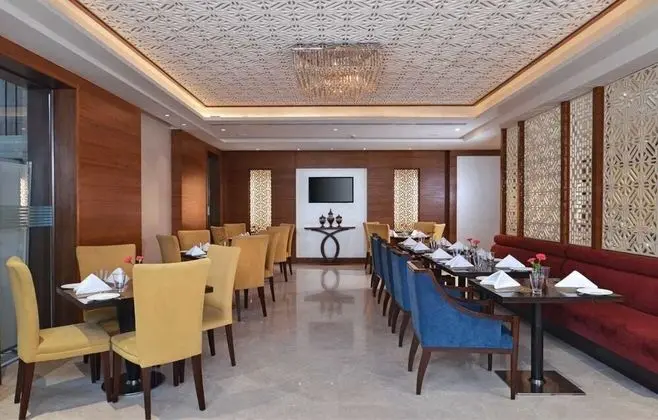 Golden Sarovar Portico Amritsar - Yerinde Yemek