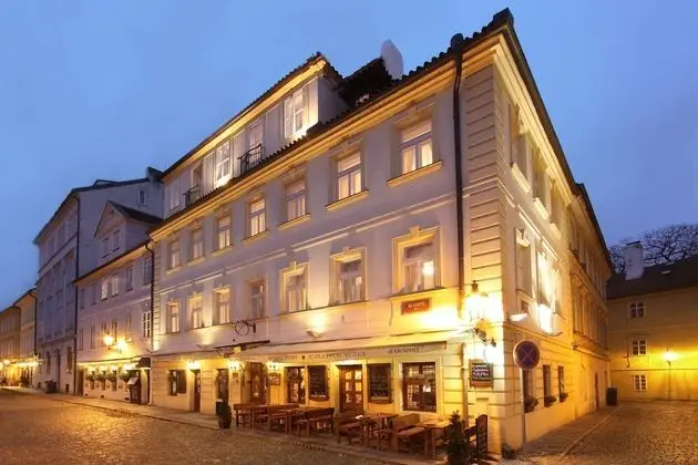 Hotel At the Golden Scissors - Dış Mekan