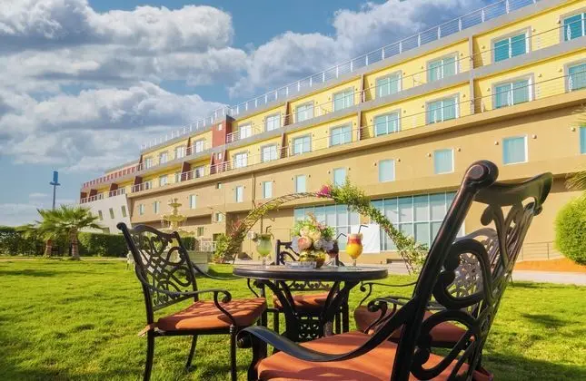 Golden Ship Hotel - Dış Mekan