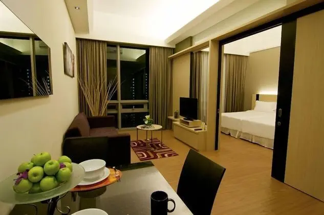 Golden Suites Hotel