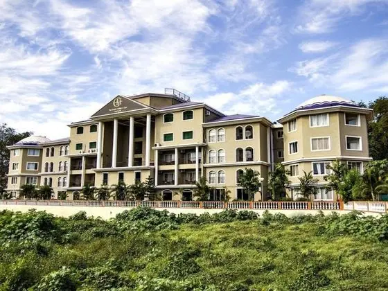 The Golden Suites & Spa - 1