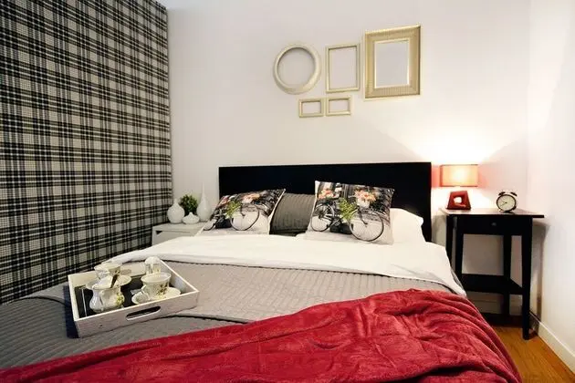 Golden Sun Apartments- Polanki