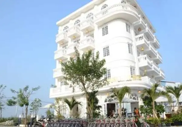 Golden Sunset Hotel
