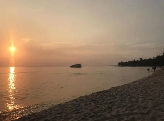 Golden Topaz Resort - Plaj