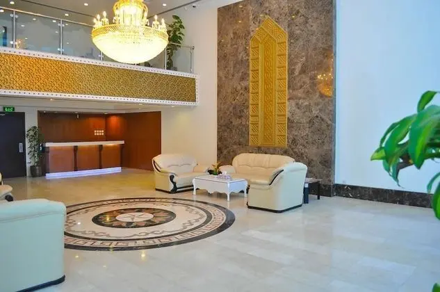Golden Treasure Tower Family Apartment - Lobi