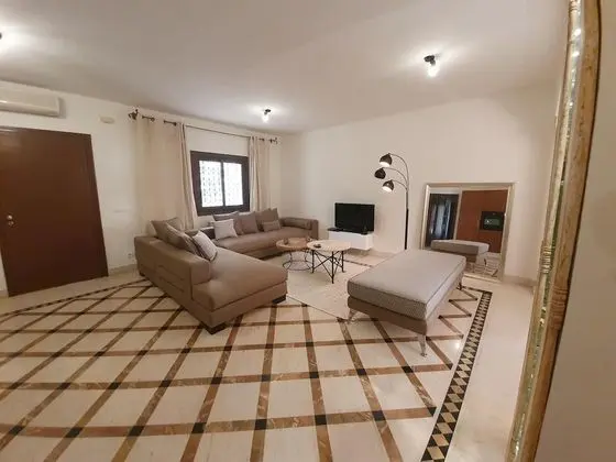 Golden Tulip APT Spacieux Avec Deux Terrasses - Oda