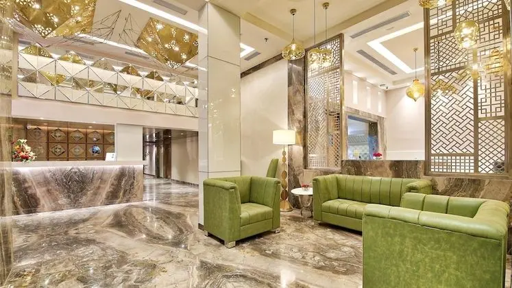 Golden Tulip Essential Jaipur - Lobi