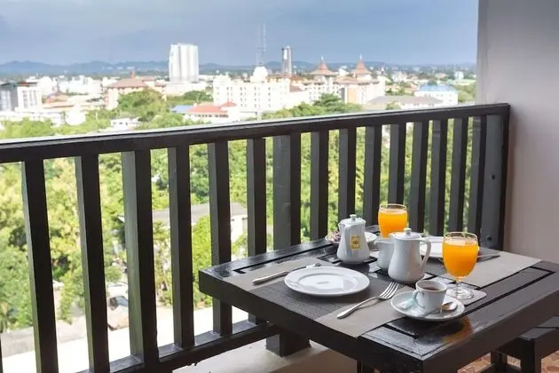 Golden Tulip Essential Pattaya - Dış Mekan
