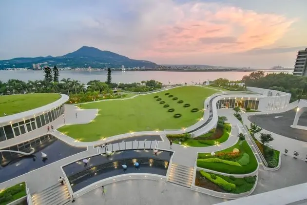 Golden Tulip Fab Hotel New Taipei - Dış Mekan