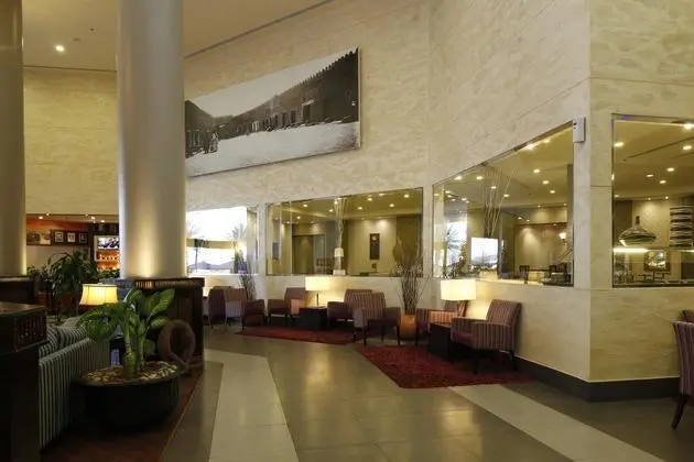 Golden Tulip Hail - Lobi