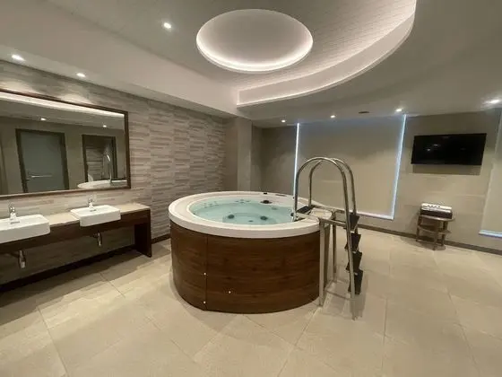 Golden Tulip Jalandhar-GT By Pass Road - Havuz