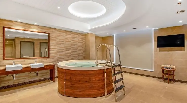 Golden Tulip Jalandhar-GT By Pass Road - Spa