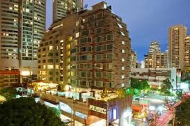 Golden Tulip Mandison Suites