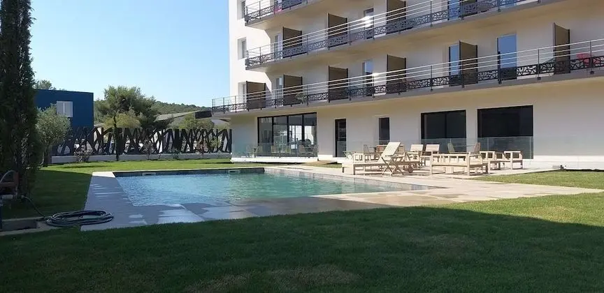 Golden Tulip Martigues Provence - Havuz