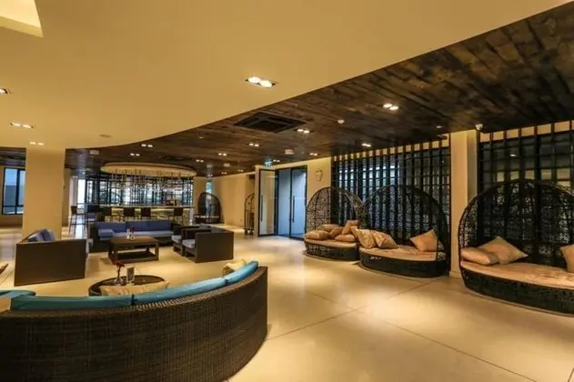 Golden Tulip Pattaya Beach Resort - Lobi