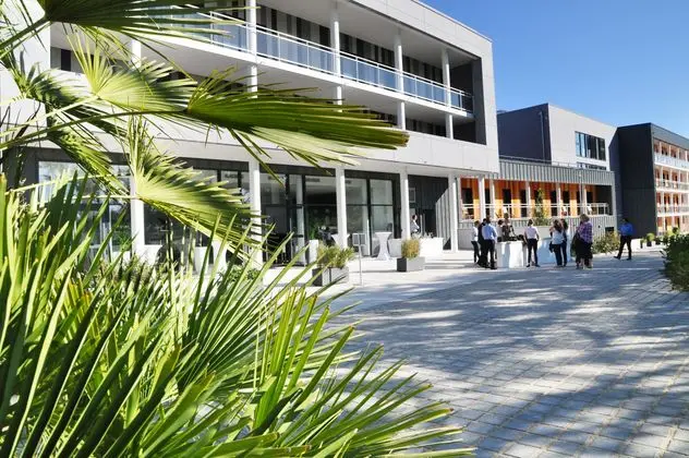 Golden Tulip Pornic Suites