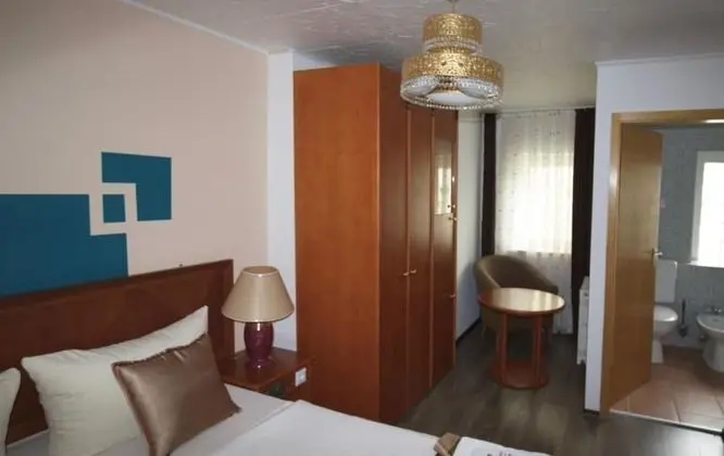 Hotel Goldene Traube - İç Mekan