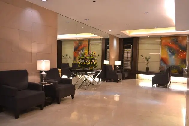 Goldland Millenia Suites - Lobi