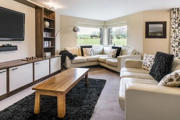 Golf Apartment @ Carus Green