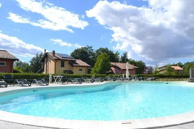 Golf Apartment With Shared Pool