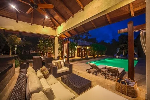 Golf and Beach Resort Villa With Beautiful Sunsets Pool Golf Cart and Service Staff